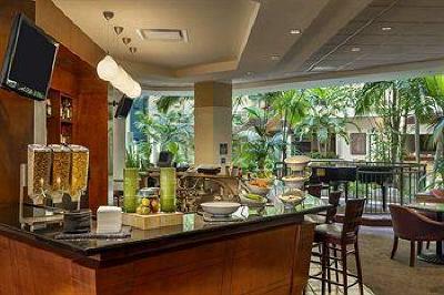 фото отеля Embassy Suites Hotel Tampa-USF/Near Busch Gardens