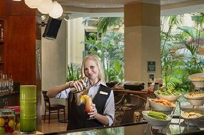 фото отеля Embassy Suites Hotel Tampa-USF/Near Busch Gardens