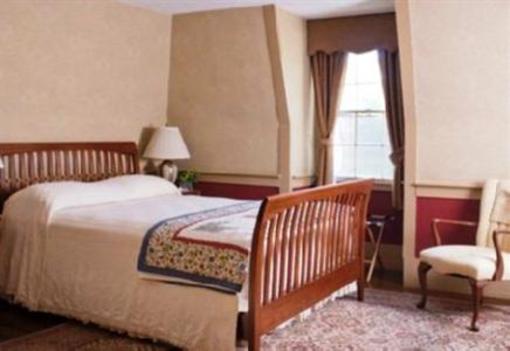фото отеля Concord's Colonial Inn