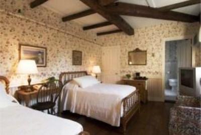 фото отеля Concord's Colonial Inn