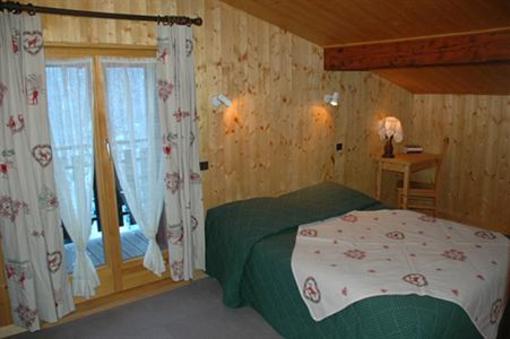 фото отеля Hotel-Restaurant Arveyron