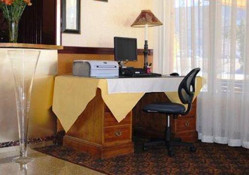 фото отеля Quality Inn Brattleboro