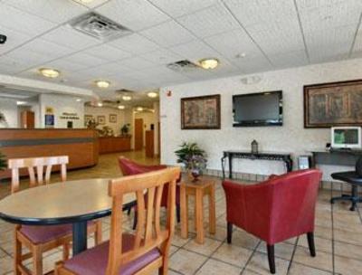 фото отеля Microtel Inn & Suites Charlotte Northlake