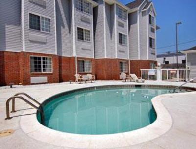 фото отеля Microtel Inn & Suites Charlotte Northlake