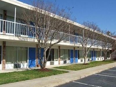 фото отеля Janus International Housing Williamsburg (Virginia)