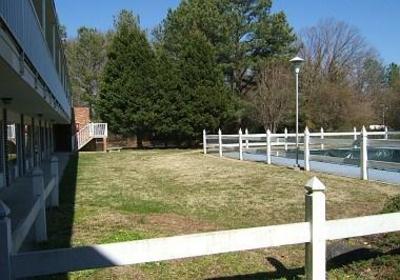 фото отеля Janus International Housing Williamsburg (Virginia)