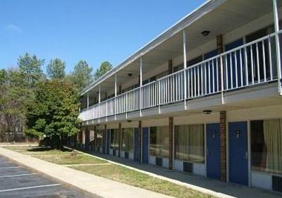 фото отеля Janus International Housing Williamsburg (Virginia)