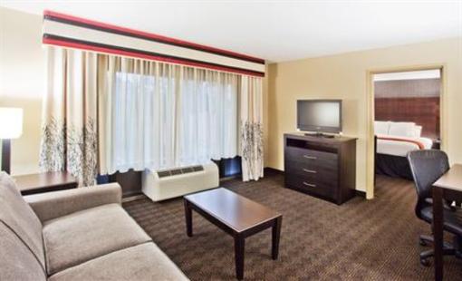 фото отеля Holiday Inn Express Hotel & Suites Cumming