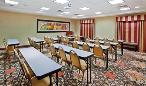 фото отеля Holiday Inn Express Hotel & Suites Cumming