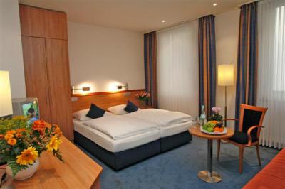 фото отеля Uberwasserhof Restaurant & Hotel Munster