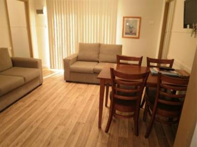 фото отеля Kickback Cottages Lakes Entrance