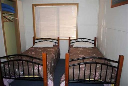 фото отеля Kickback Cottages Lakes Entrance