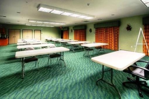 фото отеля Holiday Inn Express Hotel & Suites Carlsbad