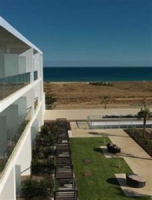 фото отеля Yellow Lagos Meia Praia