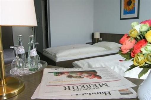 фото отеля Astra Hotel Dusseldorf