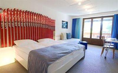 фото отеля Hotel Alpine Lodge Saanen