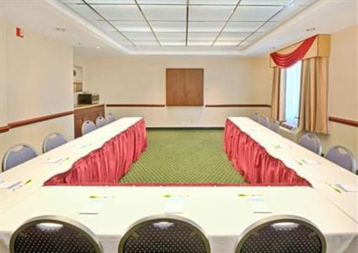 фото отеля Fairfield Inn & Suites Durham Airport Morrisville