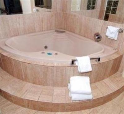 фото отеля Econo Lodge Inn & Suites Garden Grove
