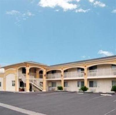 фото отеля Econo Lodge Inn & Suites Garden Grove