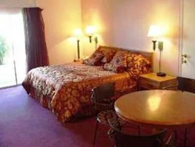фото отеля Executive Inn & Suites of Tucson