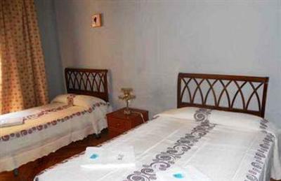 фото отеля Hostal Helena