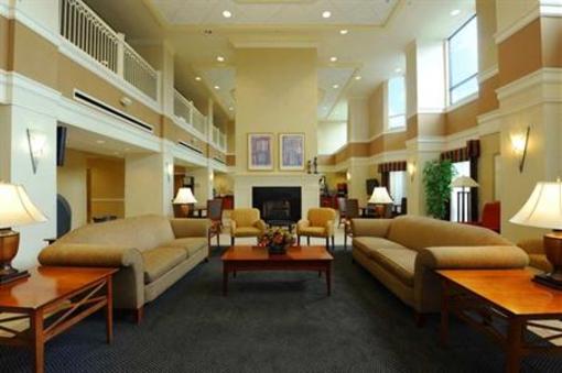 фото отеля Hampton Inn & Suites Atlanta Airport North