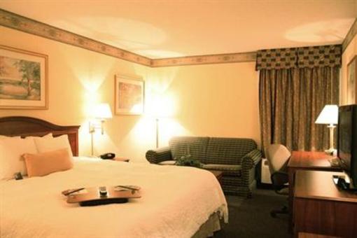 фото отеля Hampton Inn & Suites Atlanta Airport North