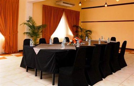 фото отеля Grand Oriental Hotel