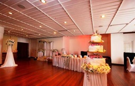 фото отеля Grand Oriental Hotel