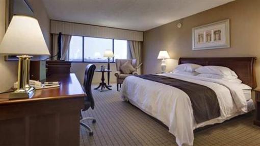 фото отеля DoubleTree by Hilton Hotel Newark Airport