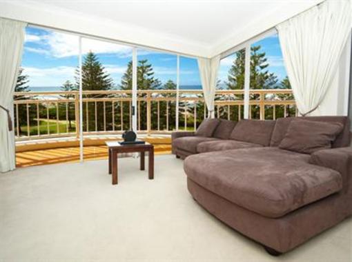 фото отеля Burleigh Mediterranean Resort