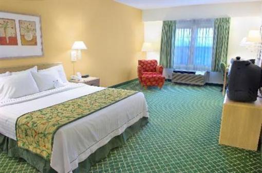 фото отеля Fairfield Inn and Suites Clearwater Bayside