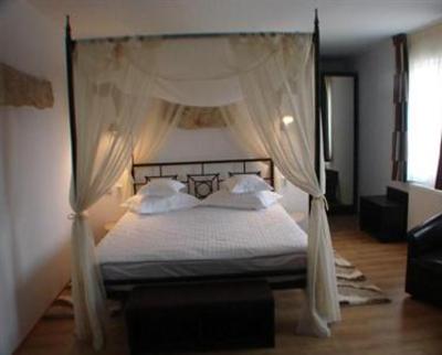 фото отеля Hotel Hanul Fullton
