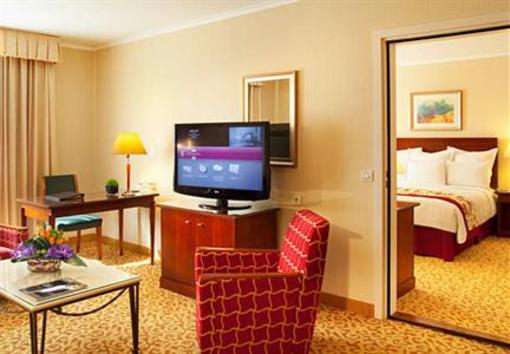 фото отеля Paris Charles de Gaulle Airport Marriott Hotel