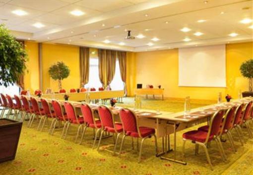 фото отеля Paris Charles de Gaulle Airport Marriott Hotel