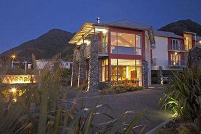 фото отеля Distinction Fox Glacier, Te Weheka Boutique Hotel