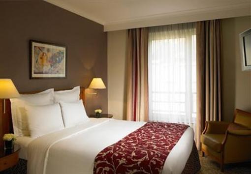 фото отеля European Quarter - Marriott Executive Apartments