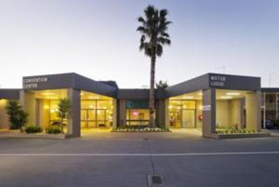 фото отеля All Seasons Sale Princeton