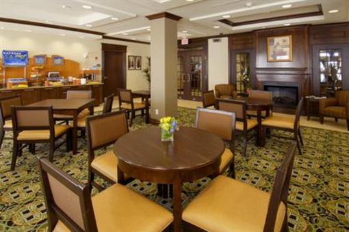 фото отеля Holiday Inn Express Hotel & Suites North Bay