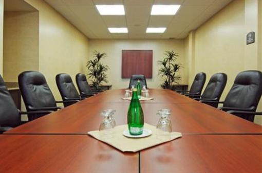 фото отеля Holiday Inn Express Hotel & Suites North Bay