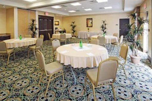 фото отеля Holiday Inn Express Hotel & Suites North Bay