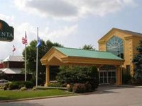 La Quinta Inn & Suites Appleton/College Avenue