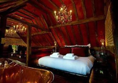 фото отеля Crazy Bear Beaconsfield