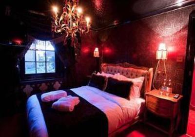 фото отеля Crazy Bear Beaconsfield