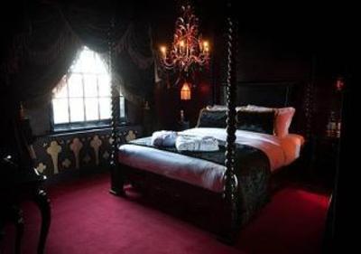 фото отеля Crazy Bear Beaconsfield