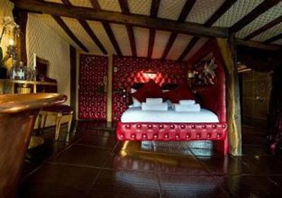 фото отеля Crazy Bear Beaconsfield