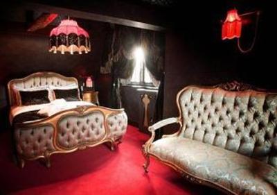 фото отеля Crazy Bear Beaconsfield