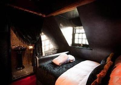 фото отеля Crazy Bear Beaconsfield