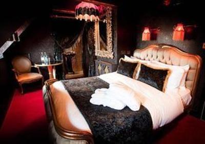 фото отеля Crazy Bear Beaconsfield