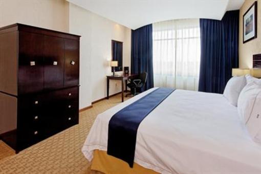 фото отеля Holiday Inn Express Nuevo Laredo